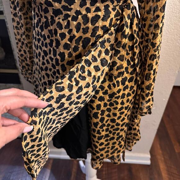 Free People Leopard Print Frenchie Mini
Wrap Dress Size Large lightweight - Picture 11 of 13